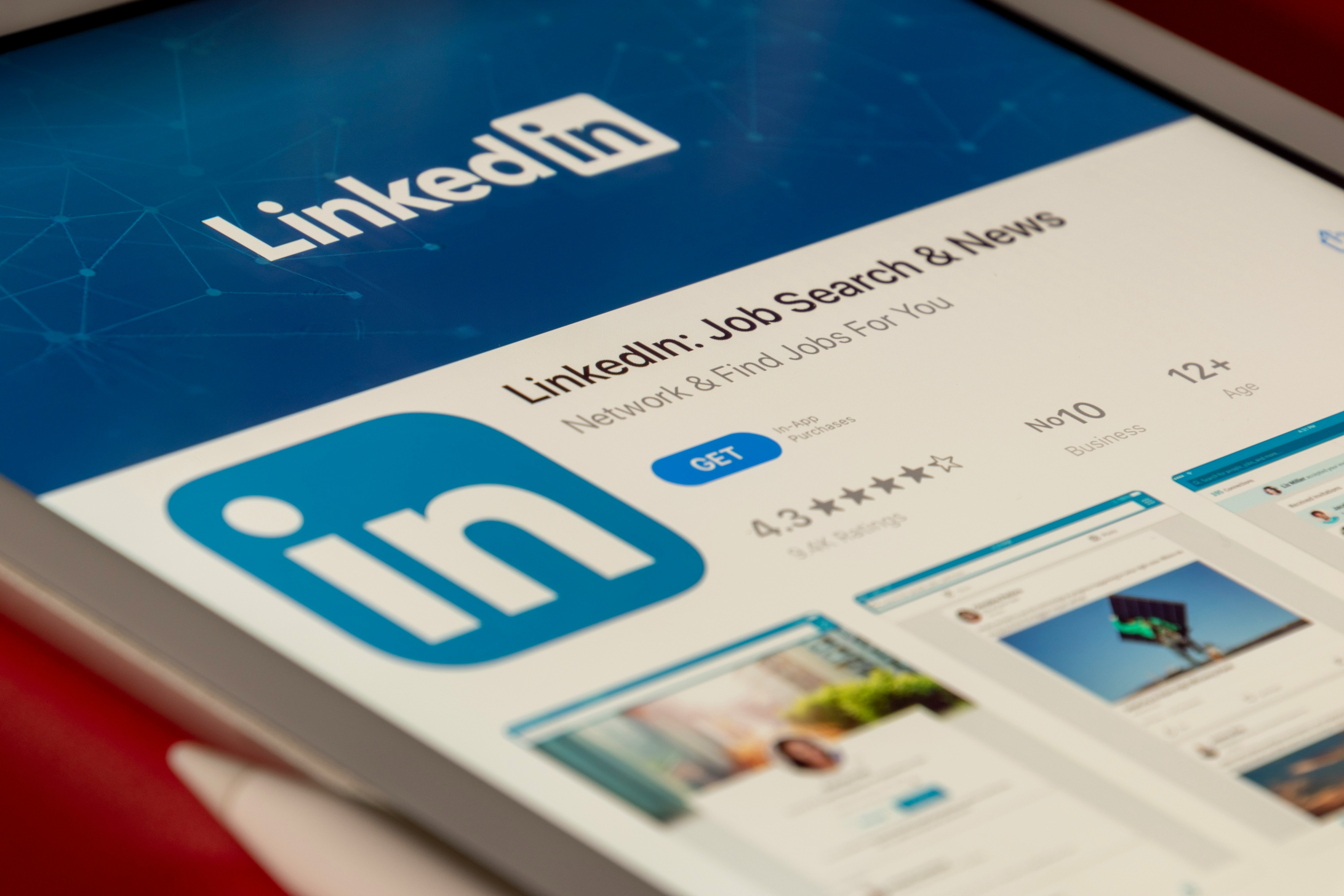 Diversifikasi Saluran Marketing Luar Negeri: Strategi Akuisisi Prospek B2B melalui Kombinasi LinkedIn dan AI